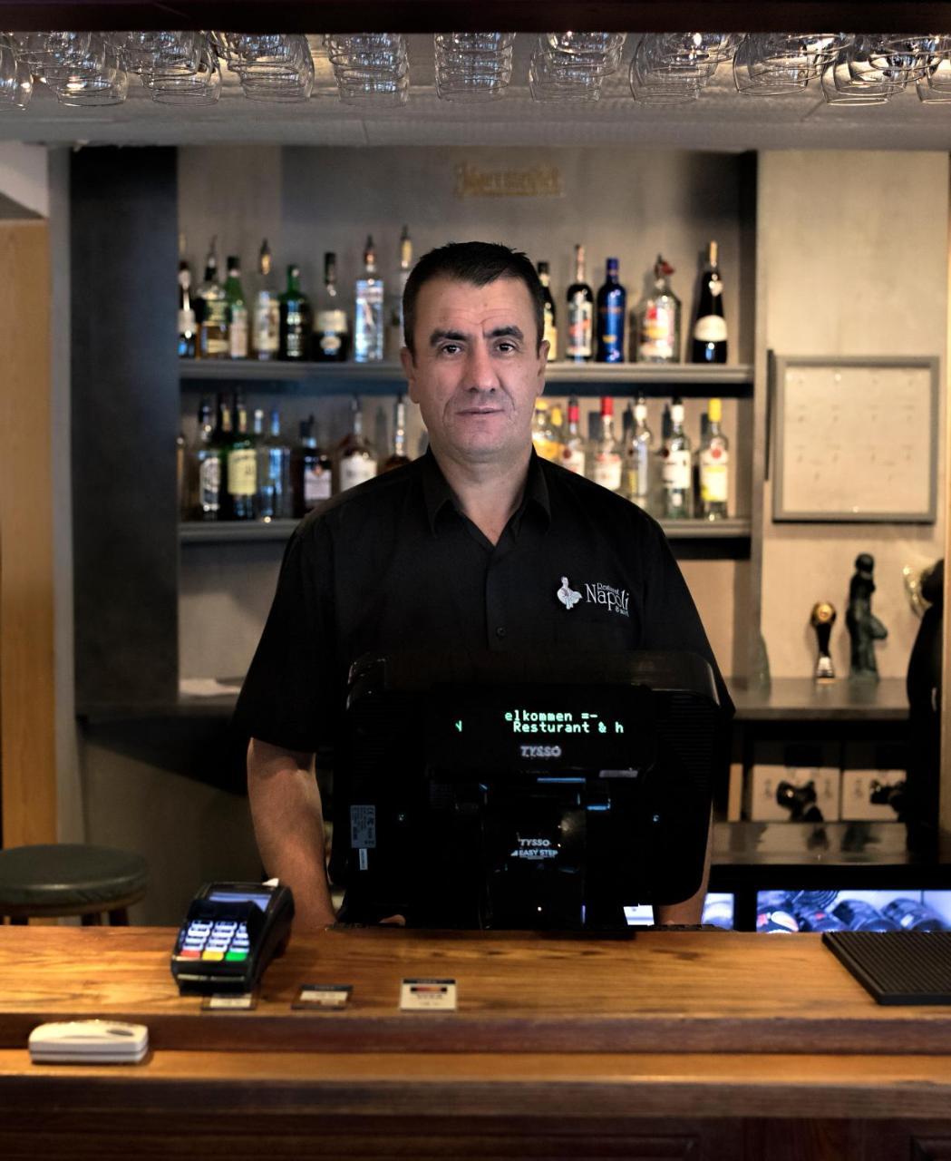 Napoli Resturant & Hotell As 산네스쇠엔 외부 사진